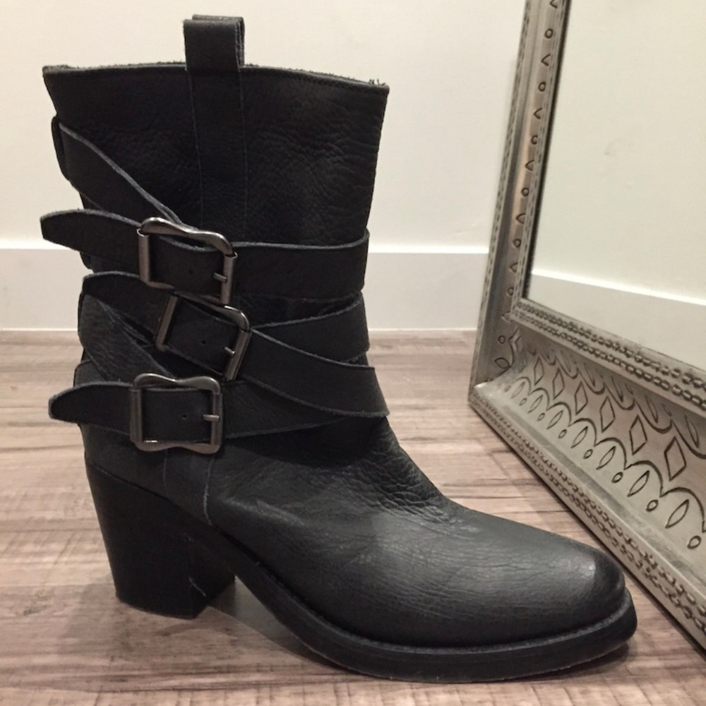 Yin Black High Ankle Boot Size 40/10